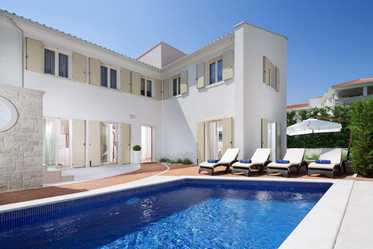 Villa Sylvia By Hmz Villas Tar-Vabriga Exterior photo